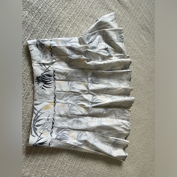 Floral Patterned Women's Skirt pleated Burberry golf USA 6 - Picture 5 of 9